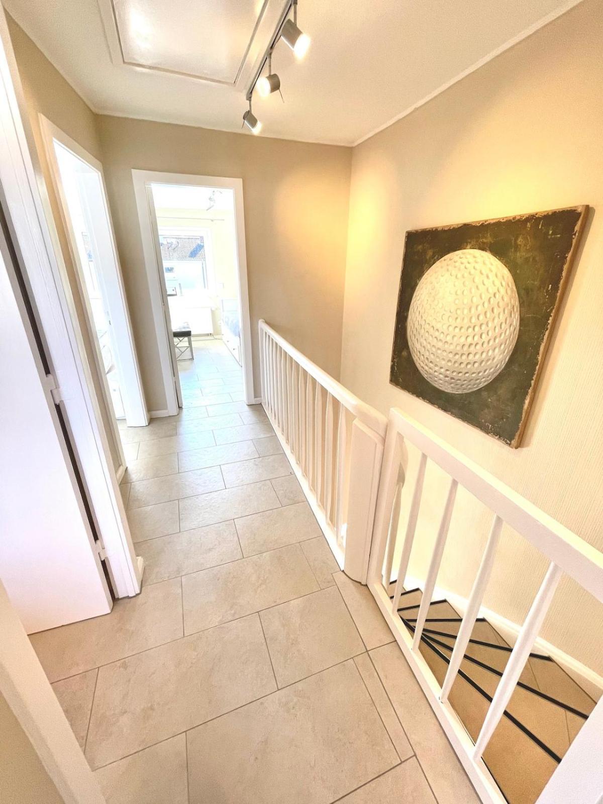 Ausgestattetes Reihenhaus In Zentraler, Ruhiger & Gruener Lage Appartement *